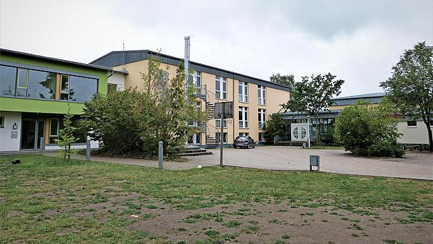 An der Frage, ob über ein Schreiben zur Sanierung der Schule in Lanzendorf öffentlich beraten werden soll, entzündete sich in der jüngsten Gemeinderatssitzung ein Zwist.