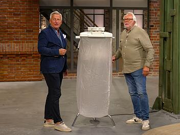 Schmuck, Silber, Porzellan - alles hat das "Bares f&uuml;r Rares"-H&auml;ndlerteam schon gesehen. Aber das? Was sollte das denn sein?