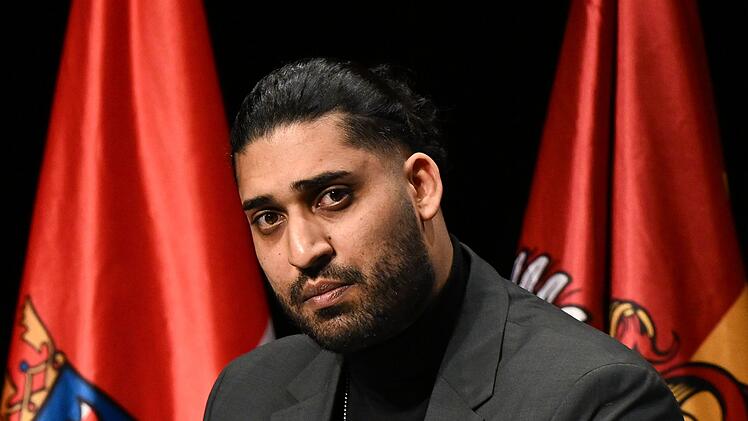 Said Etris Hashemi &uuml;berlebte das Attentat von Hanau. Im Podcast "Deutschland3000" klagt er nun: "Man spricht st&auml;ndig &uuml;ber Migranten, ohne wirklich mit Migranten zu sprechen."