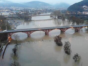 Parkplatz in Lohr wegen Hochwasser geschlossen