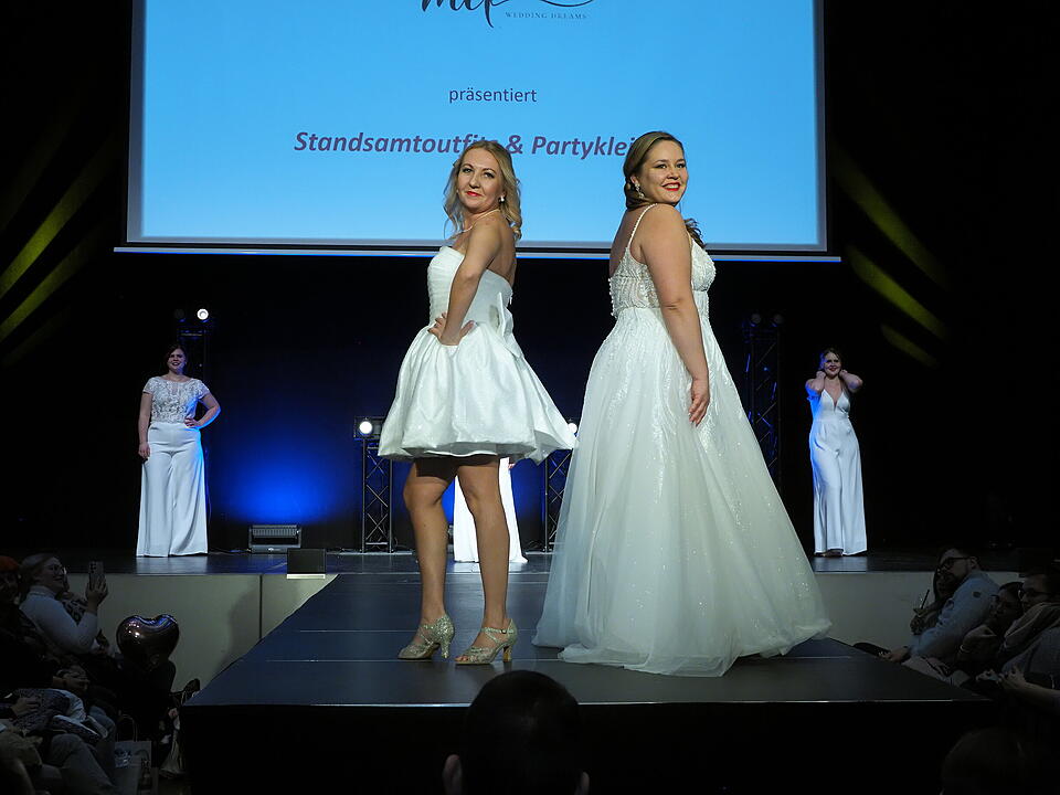 Inkl. Braut- und Festmodenschauen.
