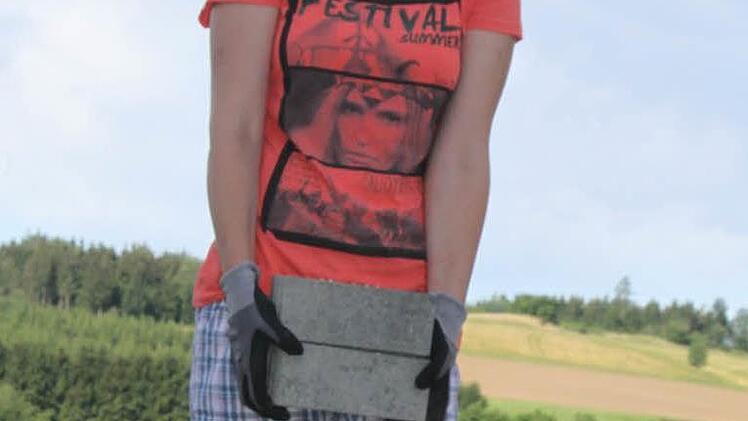 "Mädels können auch mithelfen", sagt Alina Kremer. Für sie ist es eine Ehrensache, mit anzupacken.