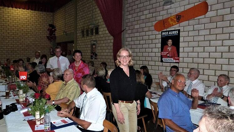 Natascha Kohnen beim Einzug in die FC-Turnhalle. Foto: Werner Reißaus