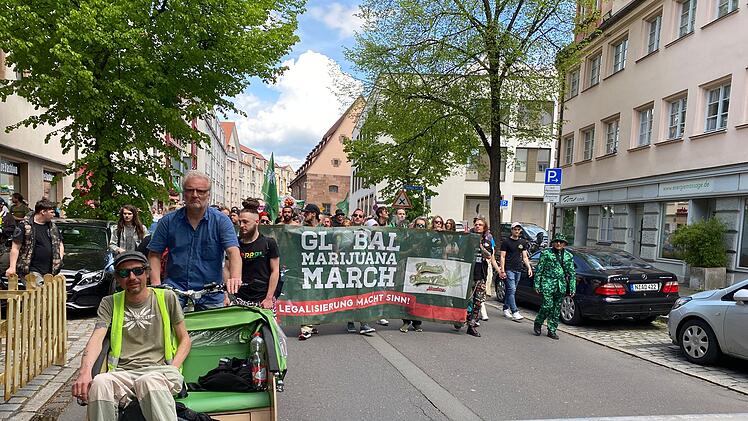 Global Marijuana March Nürnberg: Cannabis-Parade mit Hunderten Demonstranten - Bilderstrecke