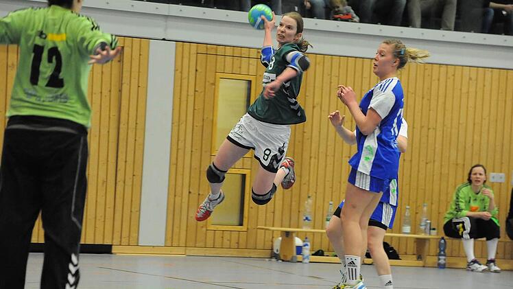 Szene aus dem Spiel der SG Garitz/Nüdlingen (grüne Trikots) gegen den ASV Dachau. Foto: Hopf