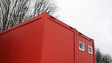 Noch steht der Container, ein Geschenk der Deutschen Bahn, in der Boschstra&szlig;e. Nun wird die Stadt ihn als Notunterkunft f&uuml;r Obdachlose in der Jean-Paul-Stra&szlig;e aufstellen. Foto: Ekkehard Roepert