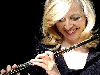 Anette Maiburg ist eine der Dozentinnen, die die Meisterschüler auf das Konzert vorbereiten. Foto: pr