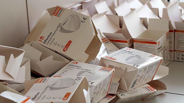 Die leeren Verpackungen stapeln sich langsam
