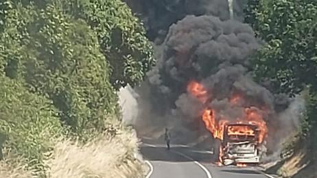 Von dem Bus blieb nicht viel übrig. Foto: Lucas Väth