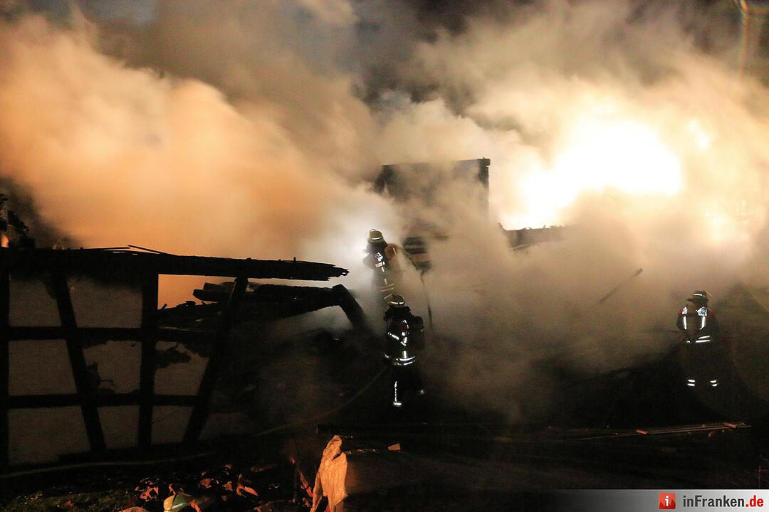 Großeinsatz: Scheunenbrand in Seigendorf