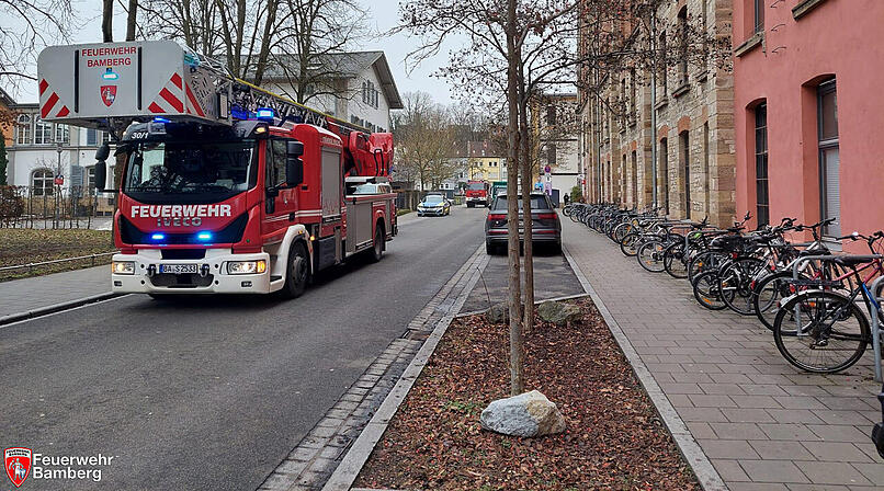 Feuerwehr Bamberg zu Erba-Insel alarmiert - "bei&szlig;ender Geruch"