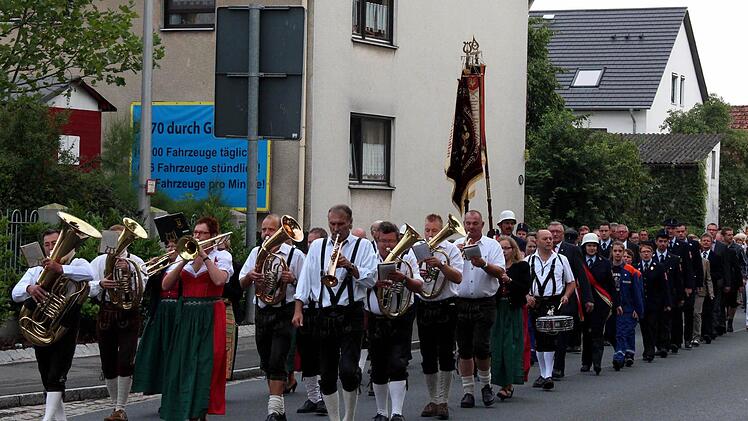 Die Gremsdorfer Blaskapelle begleitete den Festzug.