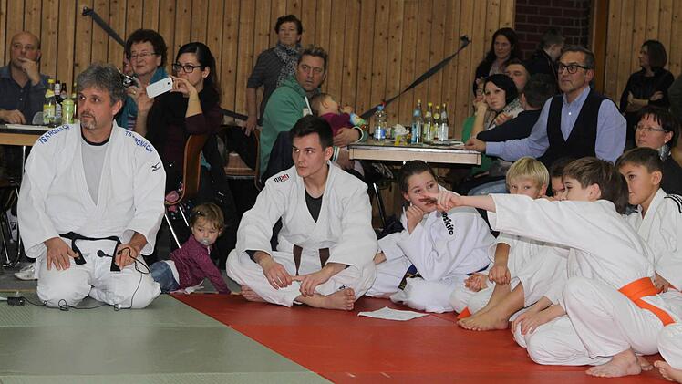 Judo in Aktion hieß es bei der Vorstellung der verschiedenen Kampfsporttechniken.  Foto: Michael Wunder