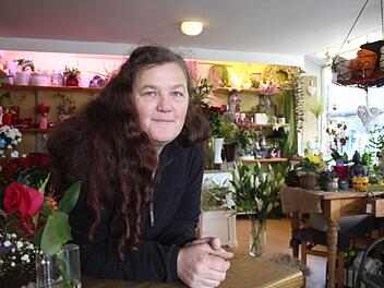 Schwerer Abschied: Noch zweieinhalb Wochen, dann schließt Rita Wolf nach zehn Jahren das "Blumen-Eckla" am Vogelseck.  Fotos: Sabine Herteux