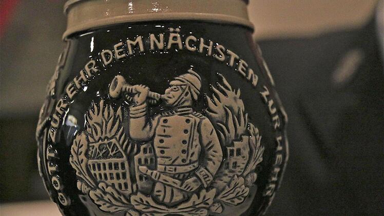 Ein Geschenk für Herbert Beck. Foto: Gerd Schaar