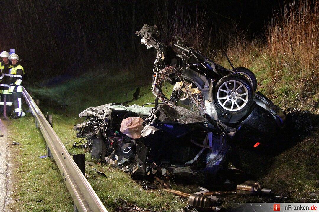 54-Jähriger stirbt bei schwerem Unfall auf A9