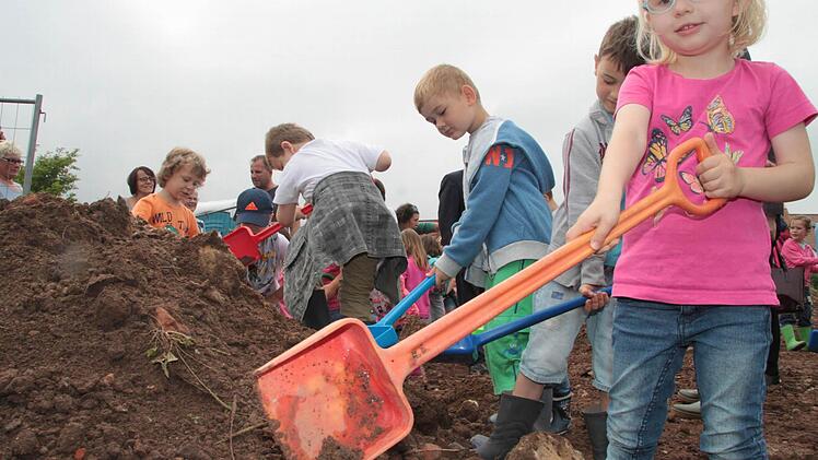 Spatenstich für den neuen Paul-Gerhardt-Kindergarten. Foto: Jürgen Gärtner