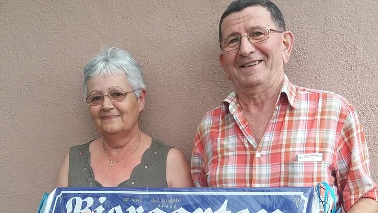 Spiro und Angelo Gretsista führen seit dem 10. Juni 1984 die Bahnhofsgaststätte in Ebenhausen. Manfred Reuß