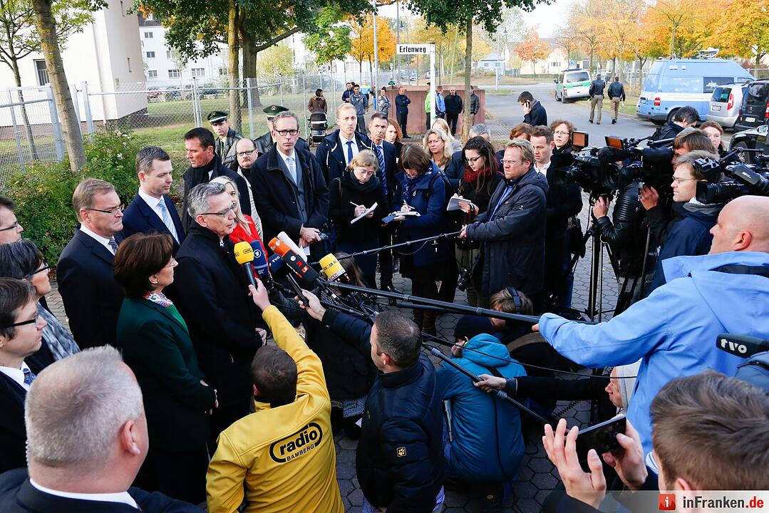 Bundesinnenminister Thomas de Maizière (CDU) hat das Balkanzentrum in Bamberg besucht