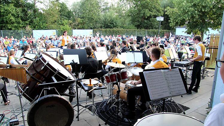Impressionen vom Open-Air-Konzert der Stadtjugendkapelle     Foto: Richard Sänger
