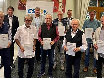 Ehrungen langjähriger Mitglieder erfolgten bei  der Mitgliederversammlung des CSU-Ortsverbandes Oberthulba (von links):  Hubert Gerlach, Sandro Kirchner, Walter Glück, Norbert Kessler, Herbert Winter, Manfred Kessler, Mario Götz, Gerhard Adam, Wolfgang Halbig und Adolf Schottdorf. Gerhard Adam ist bereits 65 Jahre Mitglied im CSU-Ortsverband. Christian Kessler