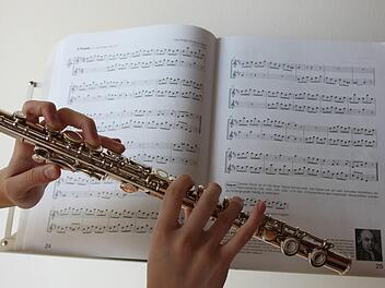 Flötenunterricht - auch den gibt es an der Heinrich-Faber-Musikschule in Lichtenfels. Foto:  Popp