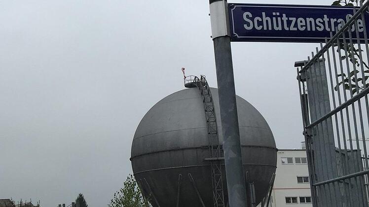 Fuf dem früheren Gelände der  Stadtwerke an der Ecke Schützenstraße/Am Goldenen Feld wird die neue Unterkunft für Obdachlose gebaut.  Foto: Stephan Tiroch