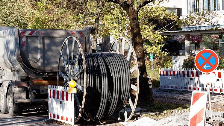 Kitzingen: Marktstefter Stra&szlig;e f&uuml;r l&auml;ngere Zeit gesperrt - wegen Erneuerung von Hausanschl&uuml;ssen
