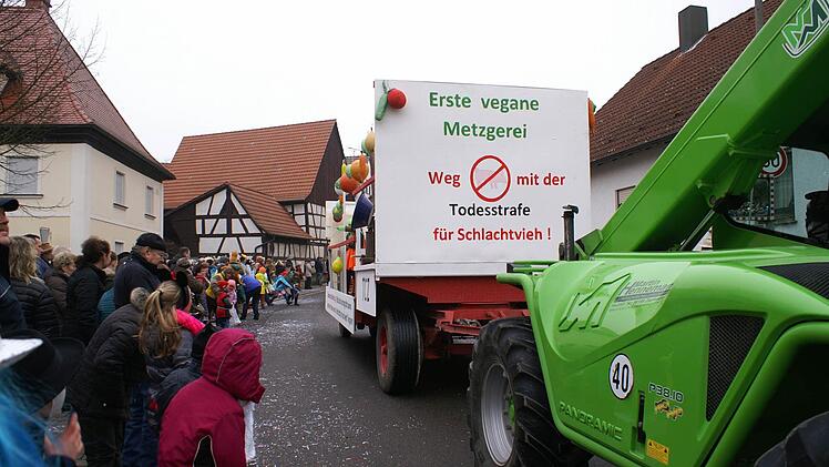 Faschingsumzug in Ebing Foto: Renate Neubecker