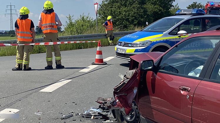 T&ouml;dlicher Motorradunfall auf St2255 bei Neustadt an der Aisch