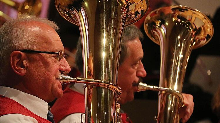 Auftritt der Blaskapelle Diebach beim Benefizkonzert in der Musikakademie  Foto: Gerd Schaar