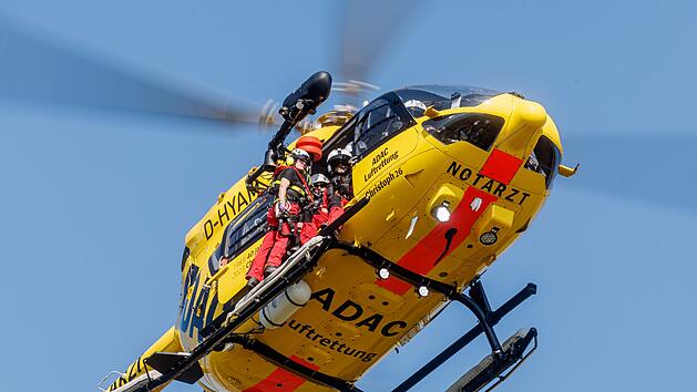 Mann bei Unfall mit Kraftrad im Keis Forchheim verletzt - in Klinik geflogen