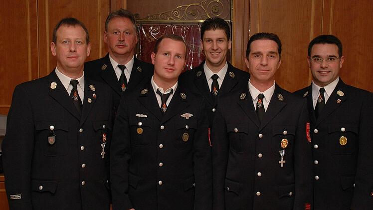 Geehrt (v. l.): Stefan Zimmermann, Konrad Kiesel, Johannes Warmuth, Markus Brehm, Harald Renninger und Alexander Pusch.