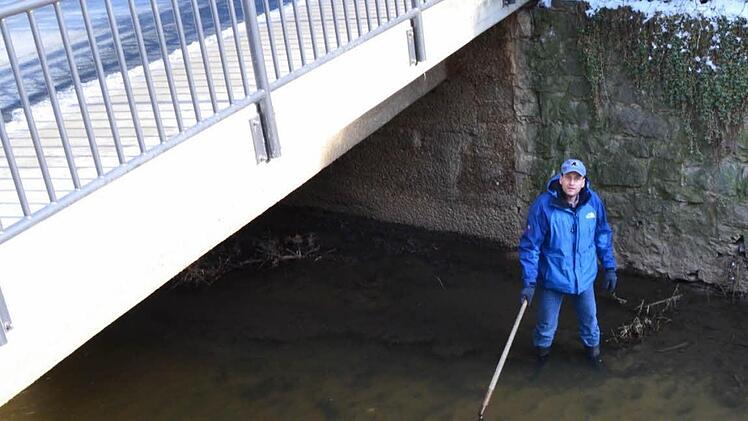 An dieser Stelle hat Martin Lauterbach am Sonntagnachmittag den Toten in der Trebgast gefunden. Fotos: Dieter Hübner