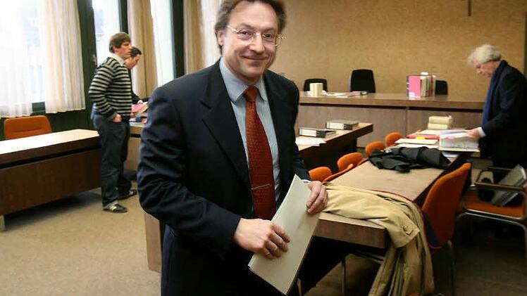 Harald Vorleuter wechselt von einem Bad Tölzer Gymnasium zurück ins Administrative: Er wird Ministerialbeauftragter für die Gymnasien in Oberfranken. Von 1995 bis 2002 war er am MGF-Gymnasium in Kulmbach. Foto: Archiv/dpa