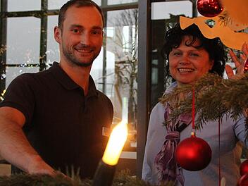 Weihnachten, Silvester und Neujahr: Steve Adler und Elke Seifert-Kaess arbeiten in der Kisssalis-Therme, wenn andere frei haben.  Foto: Benedikt Borst