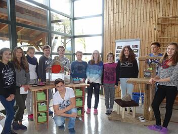 Präsentation der Abschlussarbeiten der Schüler der neunten Klasse der Montessorischule "Rhön-Saale". Foto: Marion Eckert