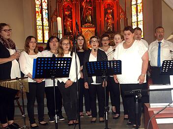 Der Chor im Jubiläumsjahr beim Konzert "Wir sind Gottes Melodie". Foto: Susanne Deuerling