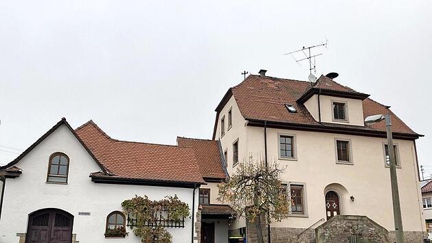 Die alte Schule in Ottendorf wird als punktuelle Dorferneuerungsma&szlig;nahme saniert.  Foto: Christian Licha