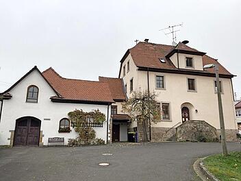 Die alte Schule in Ottendorf wird als punktuelle Dorferneuerungsmaßnahme saniert.  Foto: Christian Licha