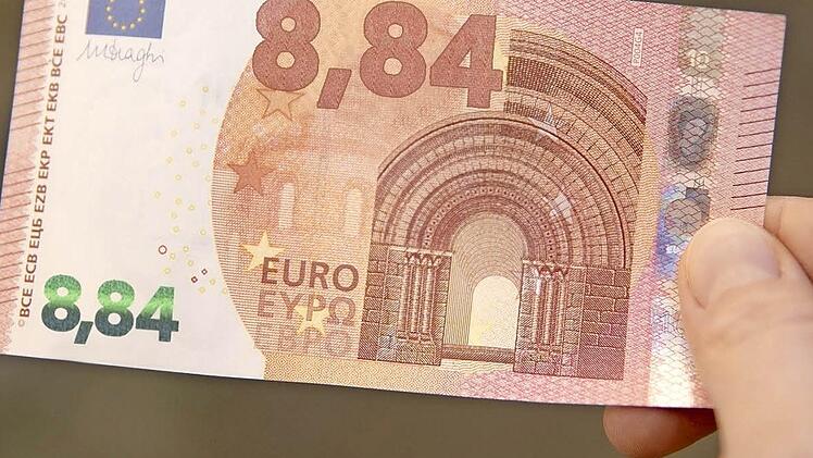 So einen Geldschein gibt es natürlich nicht, aber die Gewerkschaft Nahrung, Genuss, Gaststätten (Bezirk Unterfranken) macht damit auf den neuen Mindestlohn von 8,84 Euro aufmerksam.  Foto: NGG