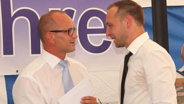 BLSV-Kreisvorsitzender Günther Jackl (links) gratulierte namens des BLSV-Bezirks- und Kreisverbandes.