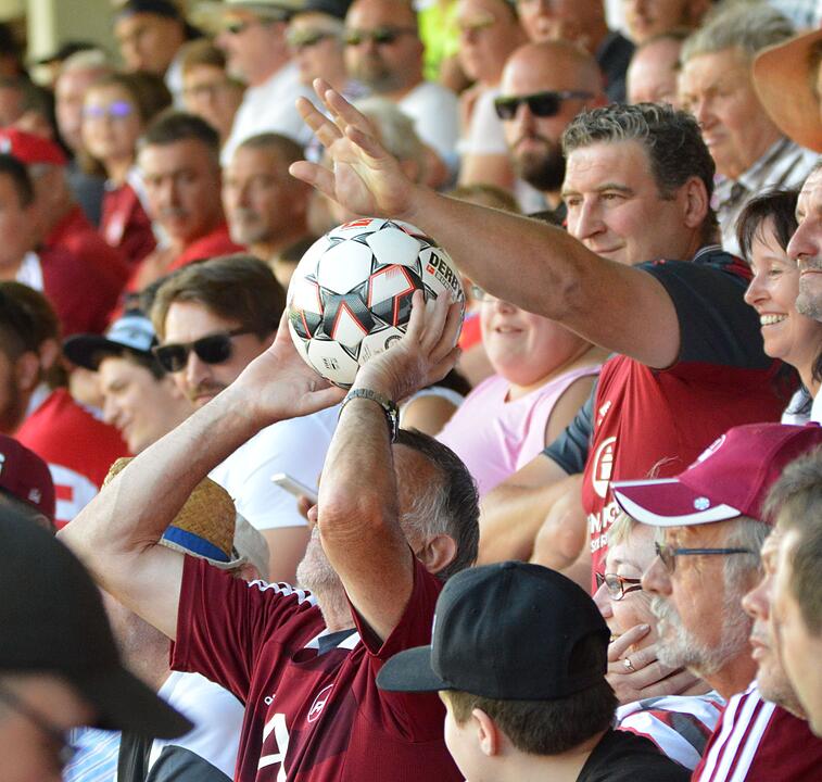 1. FC Nürnberg unterliegt dem Halleschen FC in Weismain