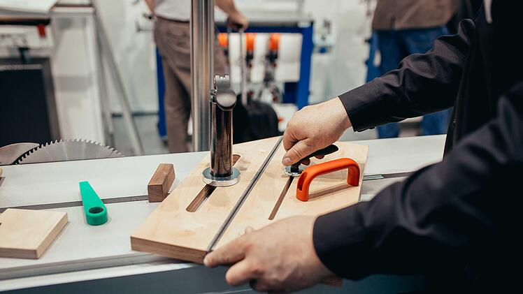 tischlerei, schreinerei, handwerk, maschine, fräse, holzbearbeitung, industrie, holz, herstellung, produktion, industrieanlage, technik, ausrüstung