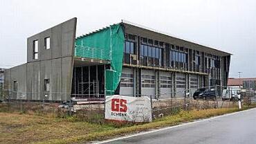 Beim Bau des neuen Feuerwehrhauses geht es nicht so schnell vorwärts wie von der Gemeinde erhofft. Foto: Richard Sänger