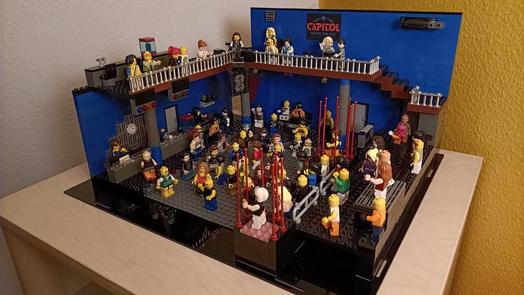 Fotostrecke: Legendärer fränkischer Nachtclub mit Legosteinen wieder zum Leben erweckt