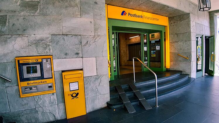 Postbank-Filiale am Bamberger ZOB: Sehr belebt, doch bald geschlossen.