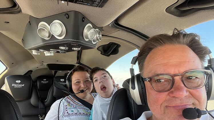 Nürnberg: "Flying Hope" Pilot fliegt schwerkranken Jungen nach Hause - "jetzt ist die Welt in Ordnung"