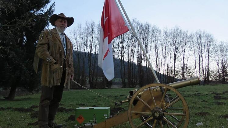 Alois Tremer aus Sulzthal sorgt für Kanonendonner