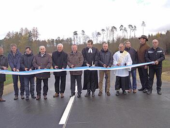 V.l.: Jürgen Dobler, Frank Schmitt, Andreas Fischer, Alfred Schrenk, Armin Stolz, Thomas Bold, Pfarrer Thomas Braun, Emil Müller, Diakon Horst Conze, Wilhelm Friedrich, Dieter Muth, Hubert Dorn. Foto: Julia Raab